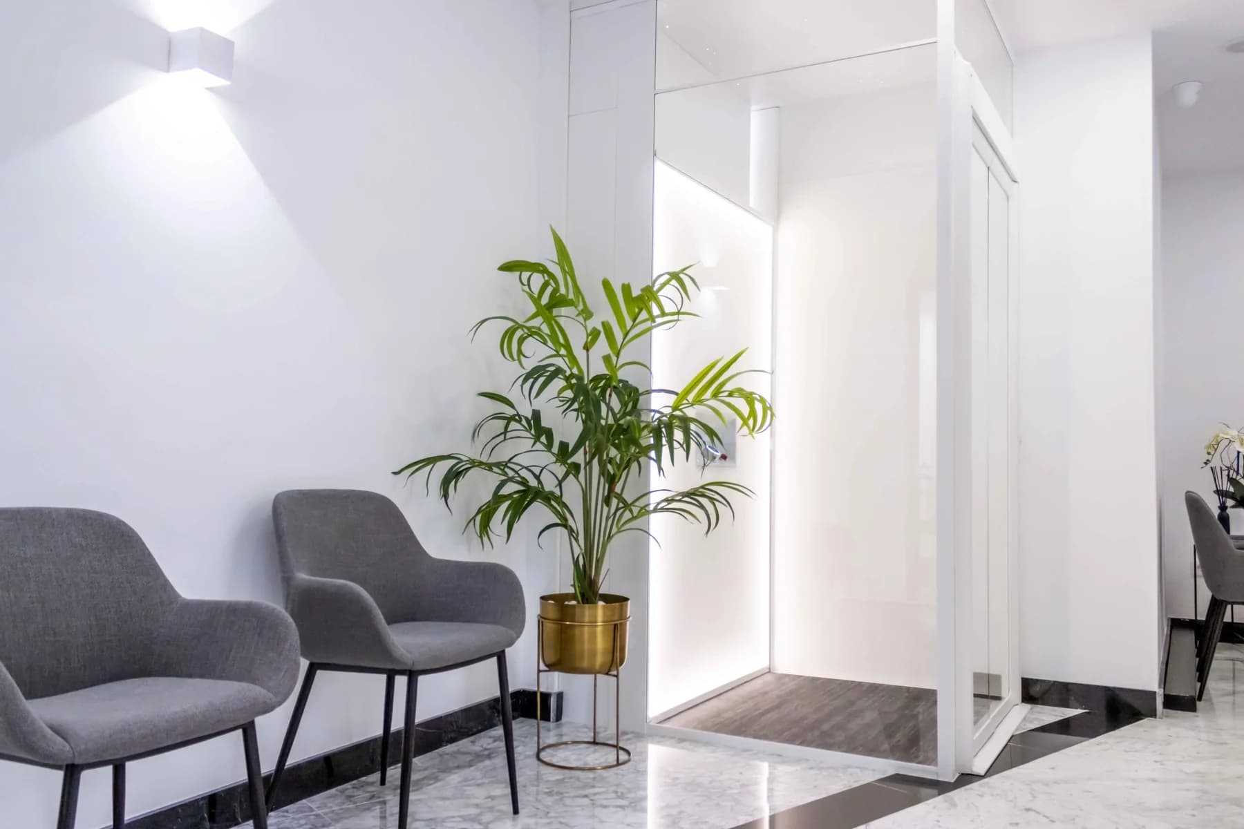 Acceso mediante ascensor en Clínica Dental Riba
