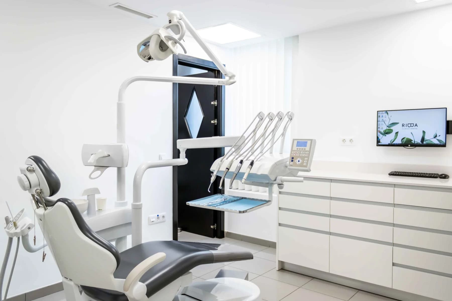 Gabinetes individuales en Clínica Dental Riba